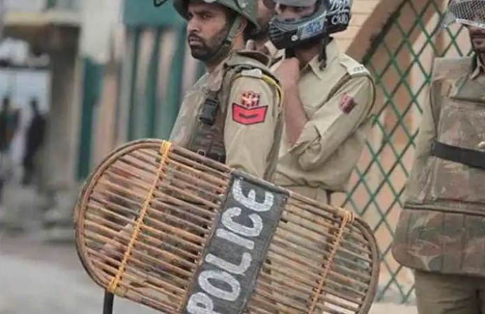 J&K: Two suspected terrorists detained, grenades and pistols recovered