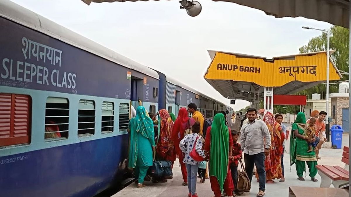 अनूपगढ़ रेलवे स्टेशन के विकास के लिए DRM से मिला डेलिगेशन, रखी ये मांग