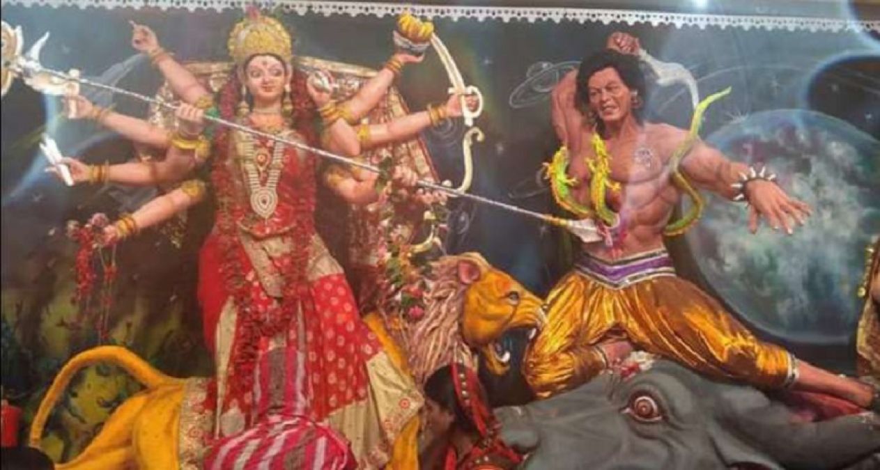 Bihar: Godess Durga kills 'Demon' Imran Khan