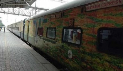 Miscreants pelted stones at Shatabdi Express in Punjab, 3 passengers injured