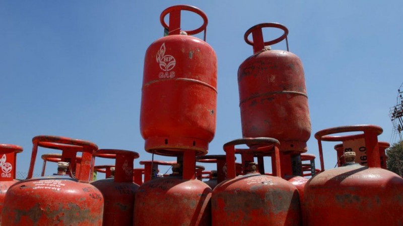 Centre announces  subsidy on domestic LPG gas cylinder beneficiaries