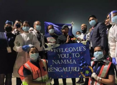 Woman delivers baby on flight from Delhi to Bengaluru, Indigo gives lifetime free ticket