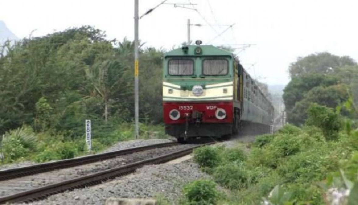 150 ट्रेनों का निजीकरण करने जा रही मोदी सरकार, दायरे में आएँगे 50 रेलवे स्टेशन