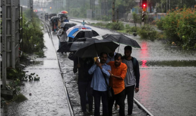 दिवाली से पहले फिर बिगड़ सकता है मौसम का मिजाज, इन प्रदेशों में हो सकती है मूसलाधार बारिश