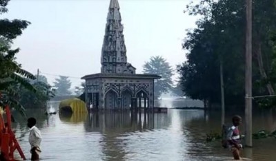 Dam on Budhi Rapti river broke in Siddharthnagar, many villages submerged