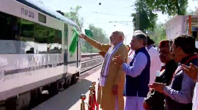 पीएम मोदी ने चौथी वंदे भारत एक्सप्रेस को दिखाई हरी झंडी, जानिए इस ट्रेन की खासियतें