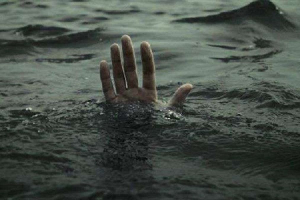 Rajasthan: Two brothers drown in the pond while batching, mourning in the village