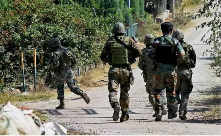 जम्मू कश्मीर में लश्कर के 2 आतंकी ढेर, हथियार और गोला-बारूद बरामद