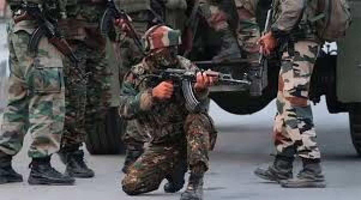 कश्मीरः सुरक्षाबलों के साथ मुठभेड़ में मारे गए हिजबुल कमांडर समेत तीन आतंकी