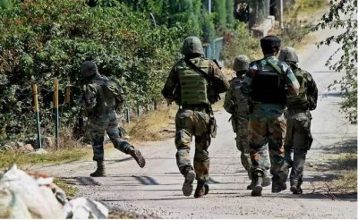 जम्मू कश्मीर में लश्कर के 2 आतंकी ढेर, हथियार और गोला-बारूद बरामद