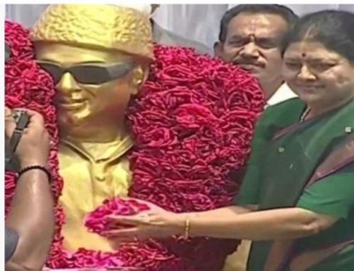 Tamil Nadu: VK Sasikala paid tributes to AIADMK on 50th anniversary