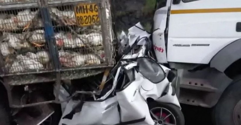 3 killed and 6 injured in a collision between vehicles on Pune-Mumbai Expressway