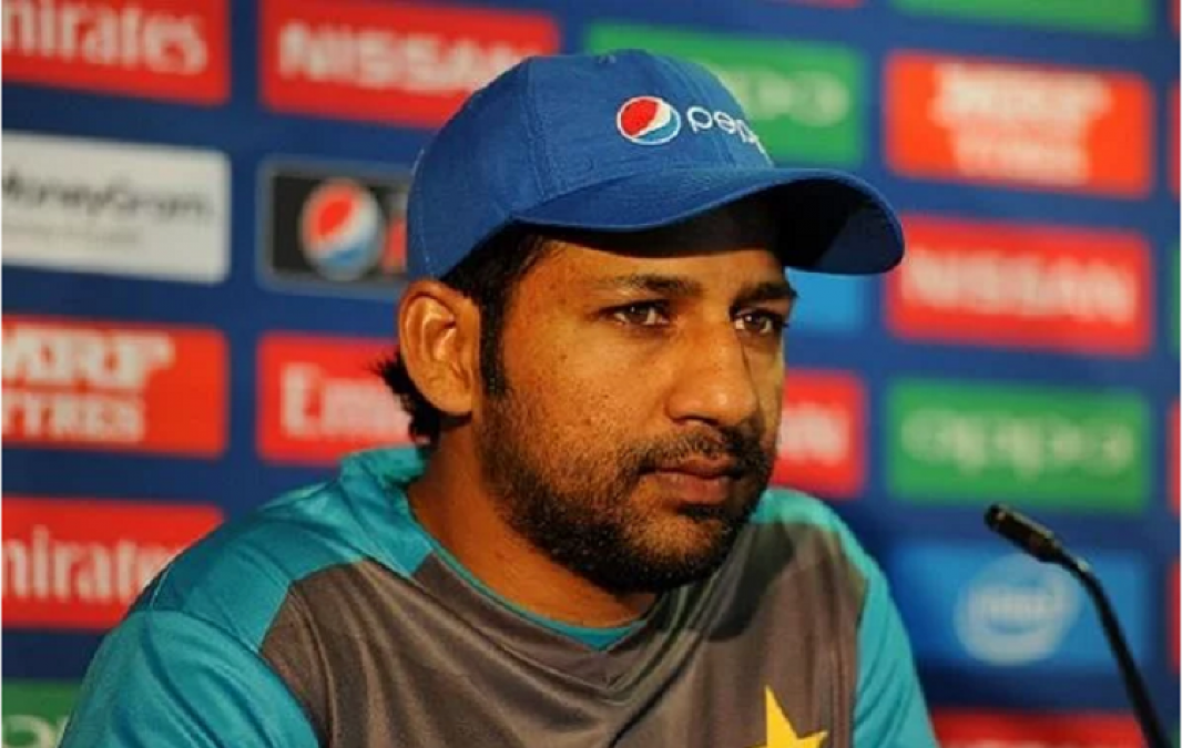 Sarfaraz Ahmed gets surrounded by trouble, PCB snatches captaincy of all three formats