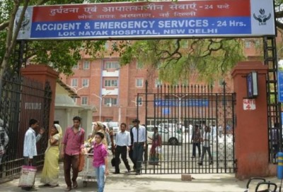 दिल्ली के LNJP अस्पताल में भड़की आग, मरीजों में मची अफरा-तफरी