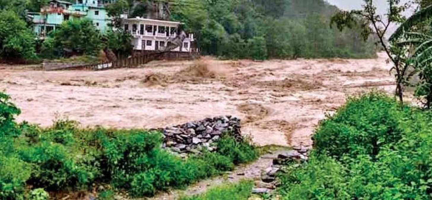 Nature's havoc in Uttarakhand, water of Kosi river entered resort - 100 people trapped