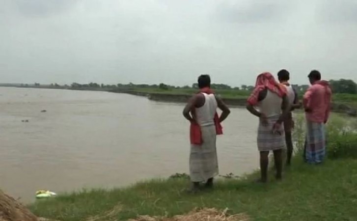 Uttar Pradesh: Boat overturned in Ghaghra river, 10 died