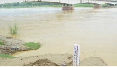 Flood threat still persists in UP, water level rises in Rapti and Kuano