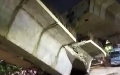An under-construction bridge collapsed in Nagpur, chaos on the spot