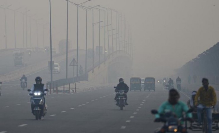 एक बार फिर दिल्ली की हवाओं में बढ़ा प्रदूषण का स्तर