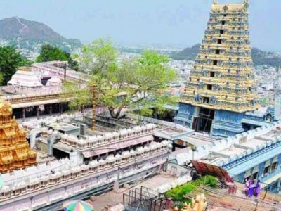 विजयवाड़ा के कनक दुर्गा मंदिर में बड़ा हादसा, दो व्यक्ति बुरी तरह घायल
