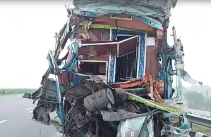 4 died and 45 were injured in tragic accident on Lucknow Expressway