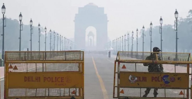 Delhiites not afraid of 6 months jail for bursting firecrackers, AQI reaches to 'Very Poor'