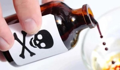 Student gave poison to friends for school leave