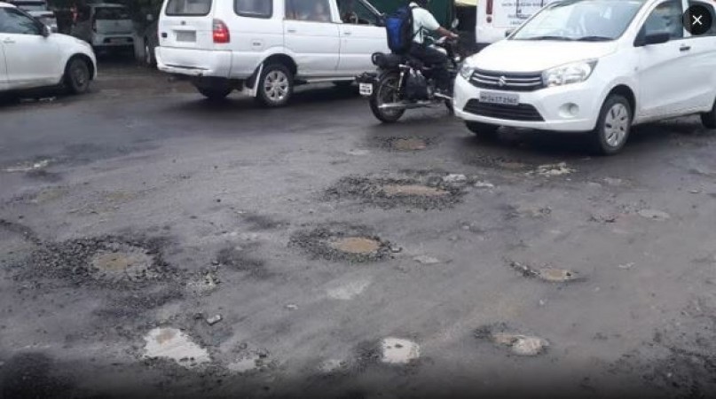 Shivraj reprimanded officers early in the morning, due to deteriorating roads