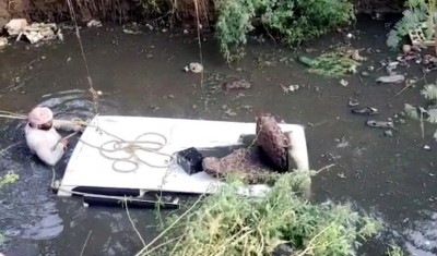 School van falls into waterlogged pit uncontrollably, 11 children were on board