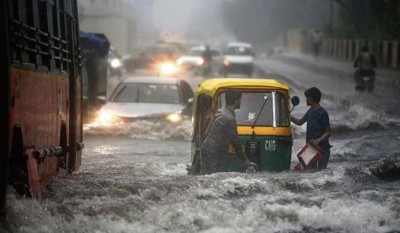 Chennai continues experiencing heavy rains, some trains have been halted.