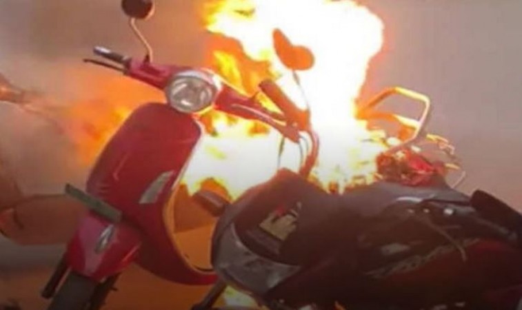 Electric scooter caught fire suddenly, see the video