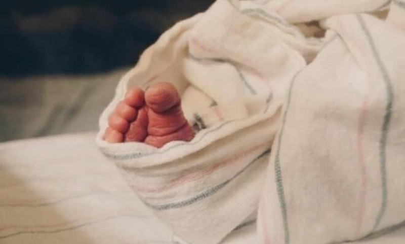 Humanity Shame: 1-day-old innocent found crying on apartment stairs