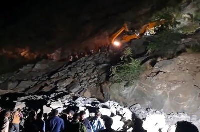 4 died, 6 injured in two landslides in J&K