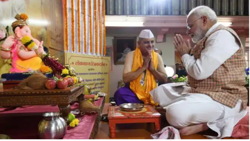 PM visits Piyush Goyal's residence on Ganesh Chaturthi, sought blessings of Bappa