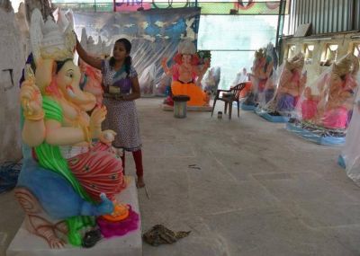 Economic recession effects Ganeshotsav,  idols are not being sold due to lack of fund