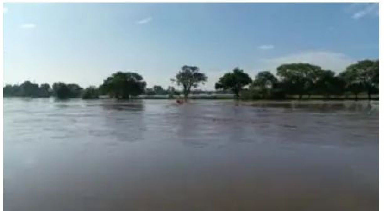 Cloudburst-like rain, vehicles, houses collapse in Nashik