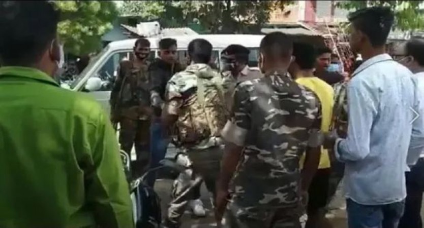 झारखंड में सेना के जवान को पुलिसकर्मियों ने बेरहमी से पीटा, 3 पुलिसकर्मी निलंबित
