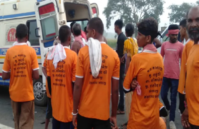 गुजरात में दर्दनाक हादसा, अंबाजी दर्शन के लिए जा रहे 12 यात्रियों को कार ने रौंदा, 6 की मौत