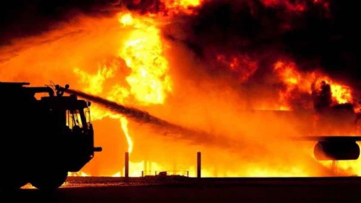 A major fire broke out in ONGC plant in Navi Mumbai, seven laborers died