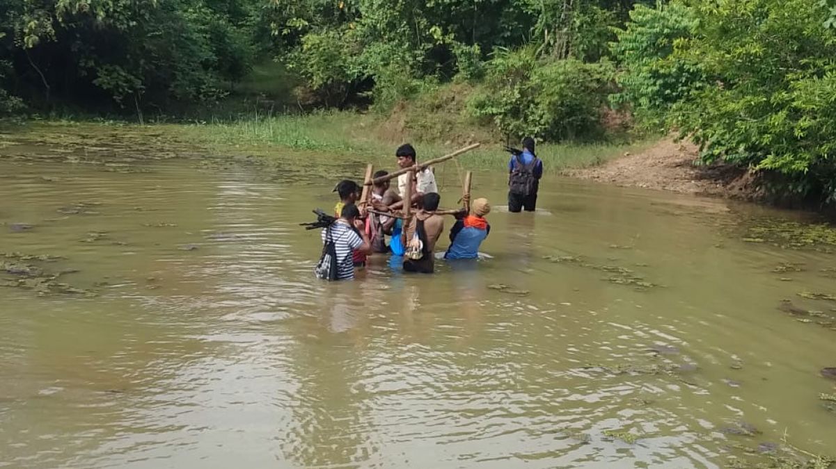 Chhattisgarh cops trek 12-km with injured Maoist on cot