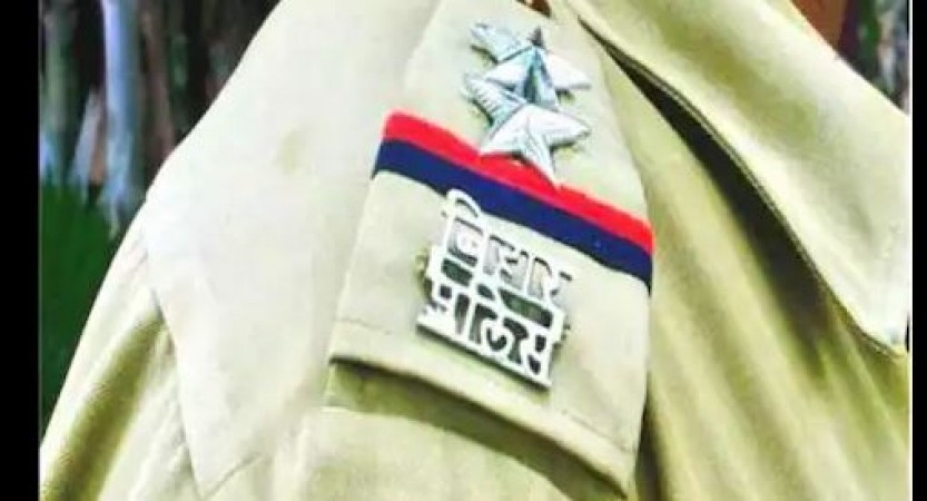 Bihar SP's mobile found with call girl, said- 'Didn't paid after work'