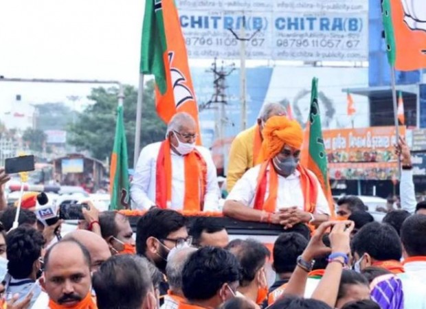 Social distancing flouted in BJP president's rally, threat of corona increased