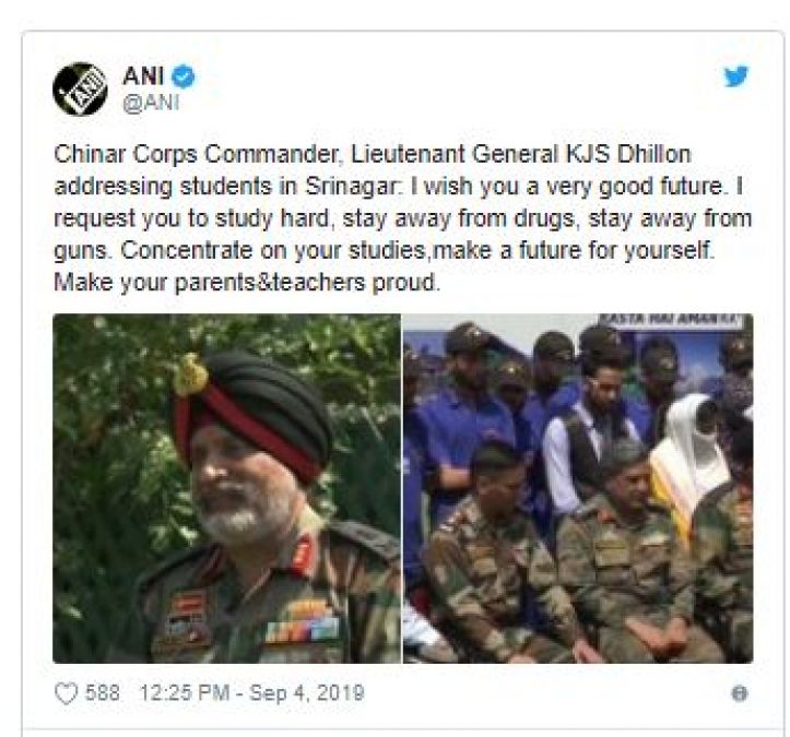 Chinar Corps Commander, Lieutenant General KJS Dhillon addressing students in Srinagar