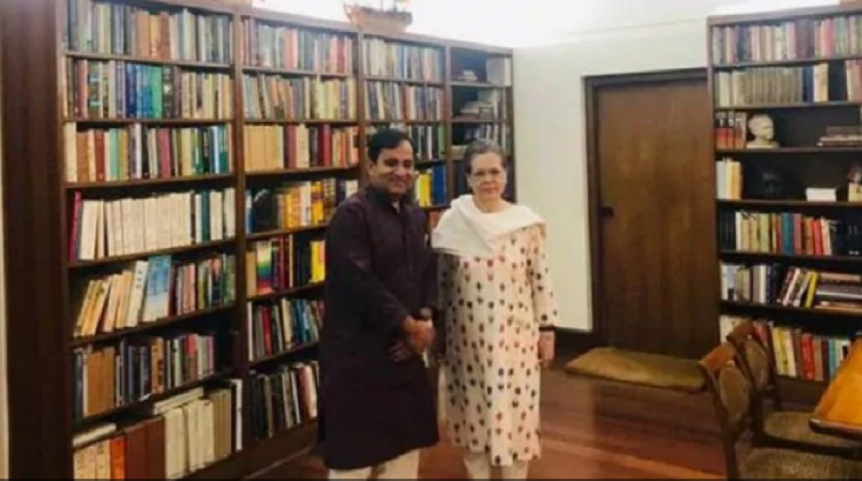 सोनिया गाँधी से मिले पूर्व केंद्रीय मंत्री शकील अहमद, कांग्रेस में वापसी को लेकर अटकलें तेज़