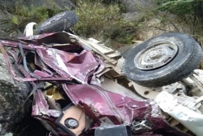 Four people died in a road accident in Himachal Pradesh