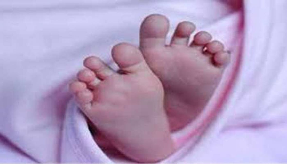 Woman gives birth to an infant on the footpath, CMO says, 
