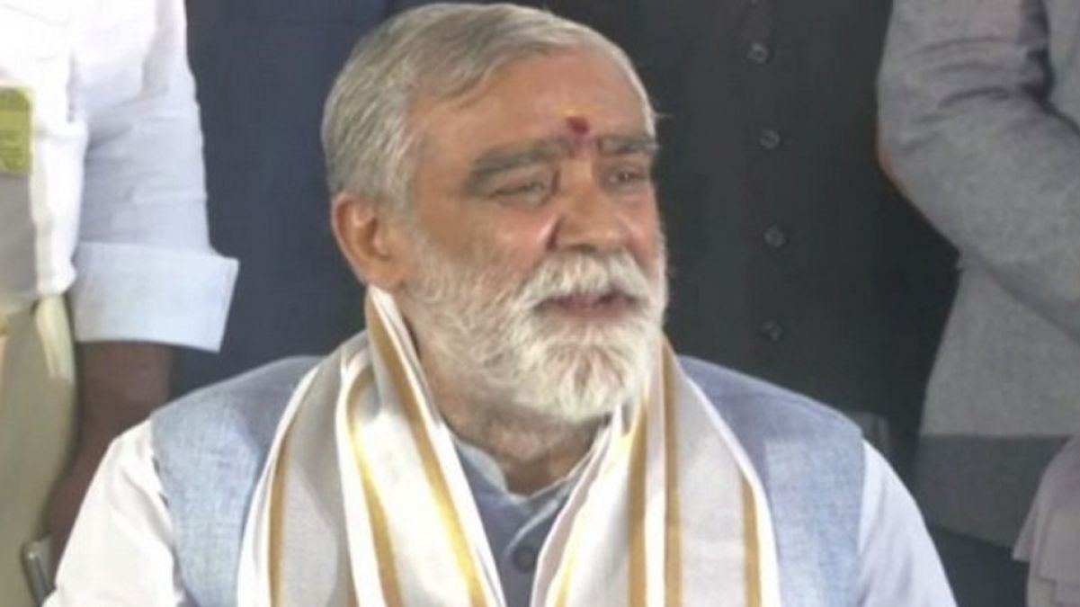 Cow urine to be used in medicines and treatment of cancer: Ashwini Choubey