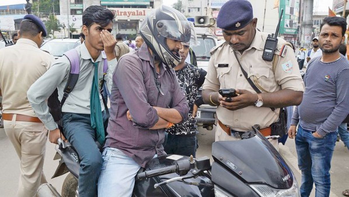 Police of this state will have to pay a double penalty for violating traffic rules