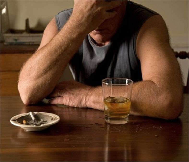 शराब के साथ ई-सिगरेट का सेवन होता है अधिक नुकसानदायक, पढ़ें यह रिपोर्ट