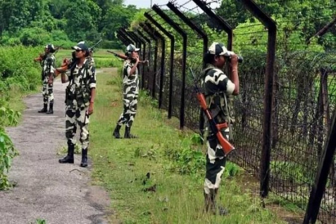 अवैध तरीके से बॉर्डर क्रॉस कर रही थी बांग्लादेशी युवती, BSF ने पकड़ा